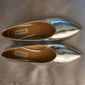 Matt & Nat pointed Sybil Silver pumps. Size 38. Never worn.